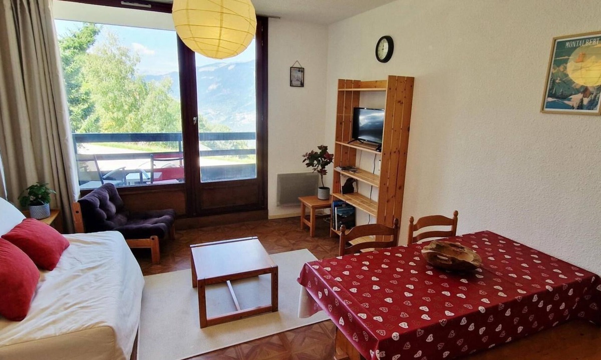 Montalbert Apartment | 150m from resort center, 1st floor, view mountain, balcony, tv, ski locker, 25m², Montalbert