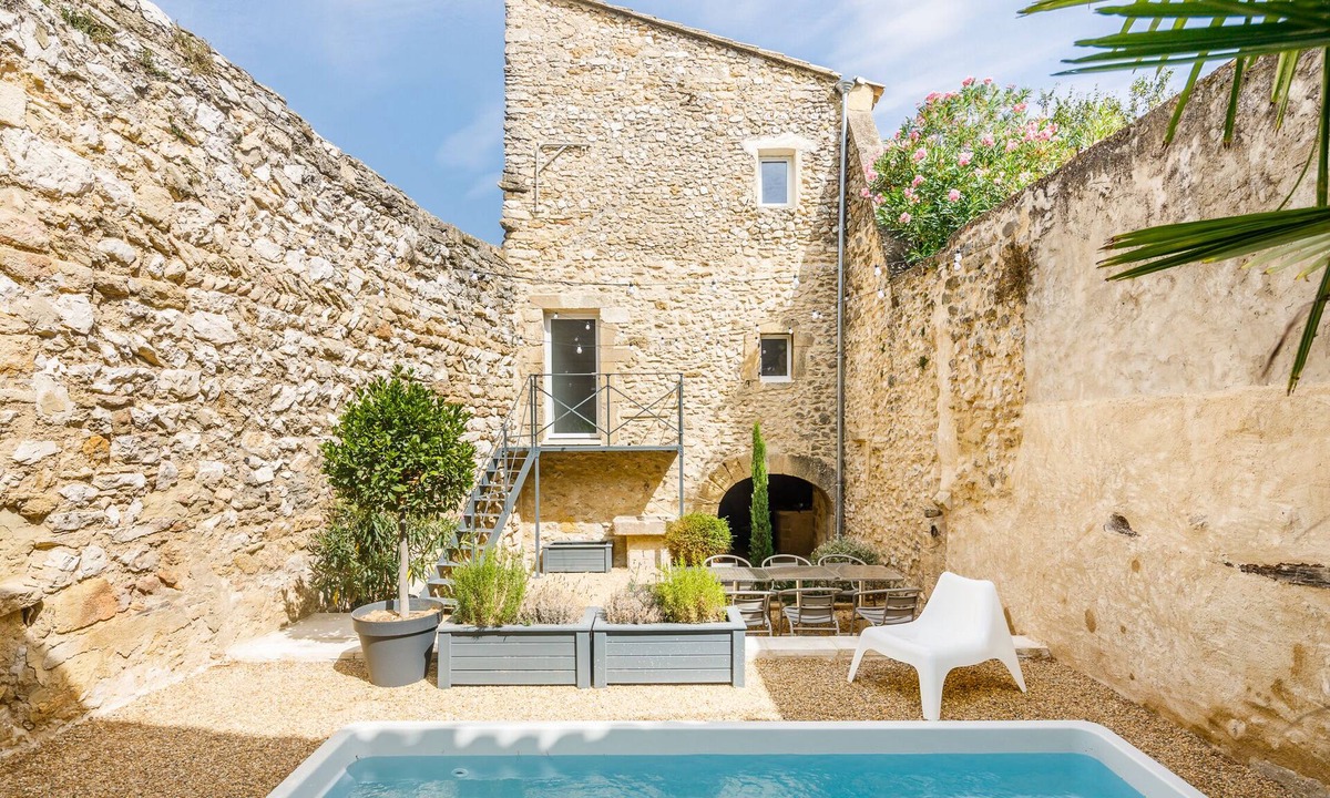 Robion House | 17th-century village house with a private pool, not overlooked, quiet, ideal for families