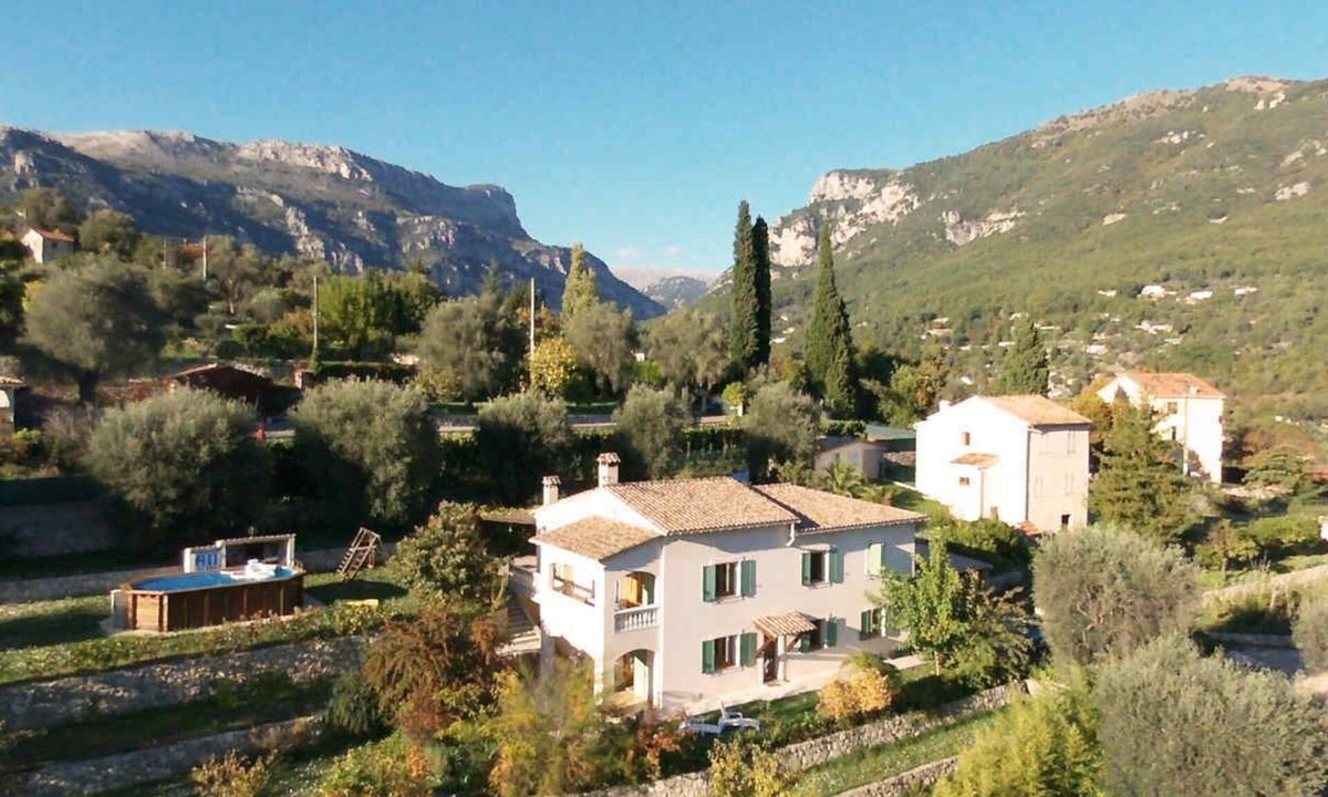 Le Bar-sur-Loup Apartment | 2 198/5 000 Cozy cottage with private garden and terrace – peaceful setting