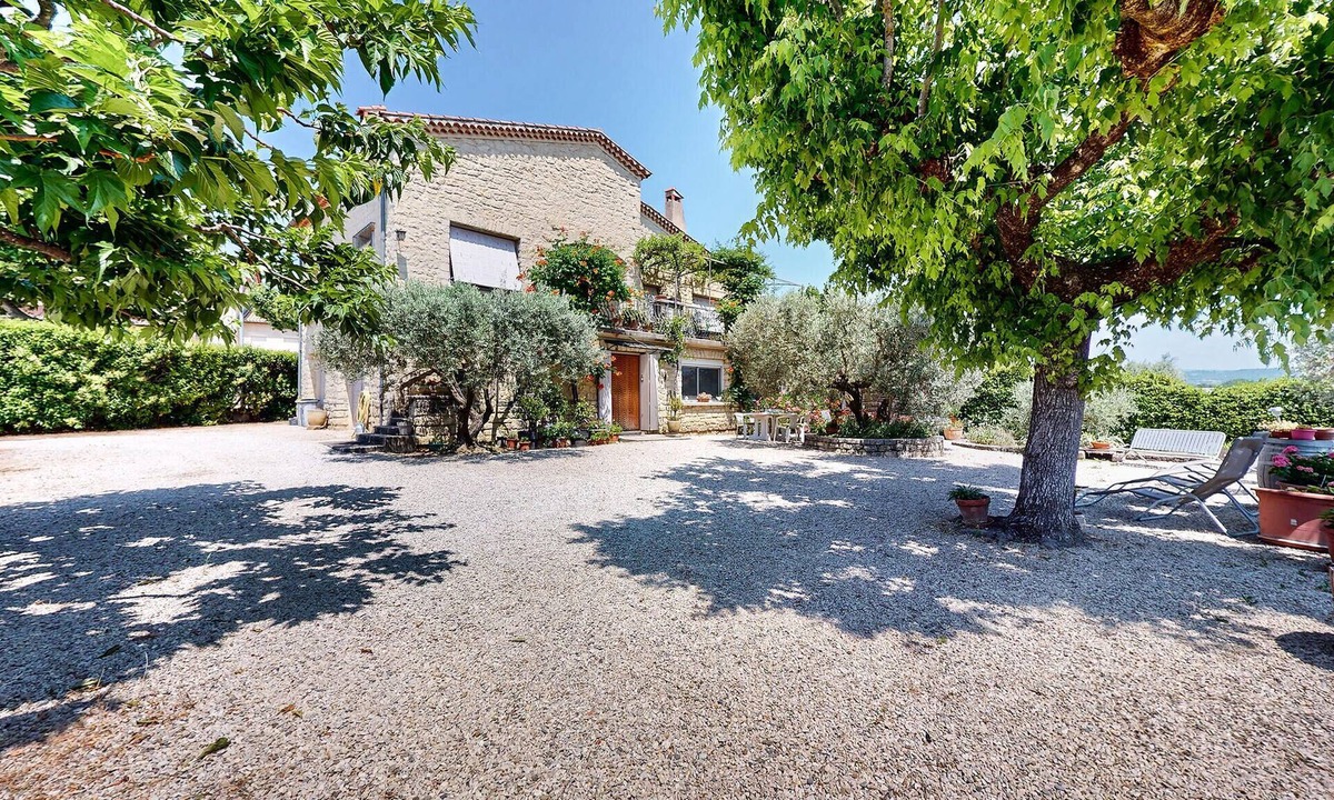 Caromb Apartment | 2 bedroom beautiful apartment in Caromb