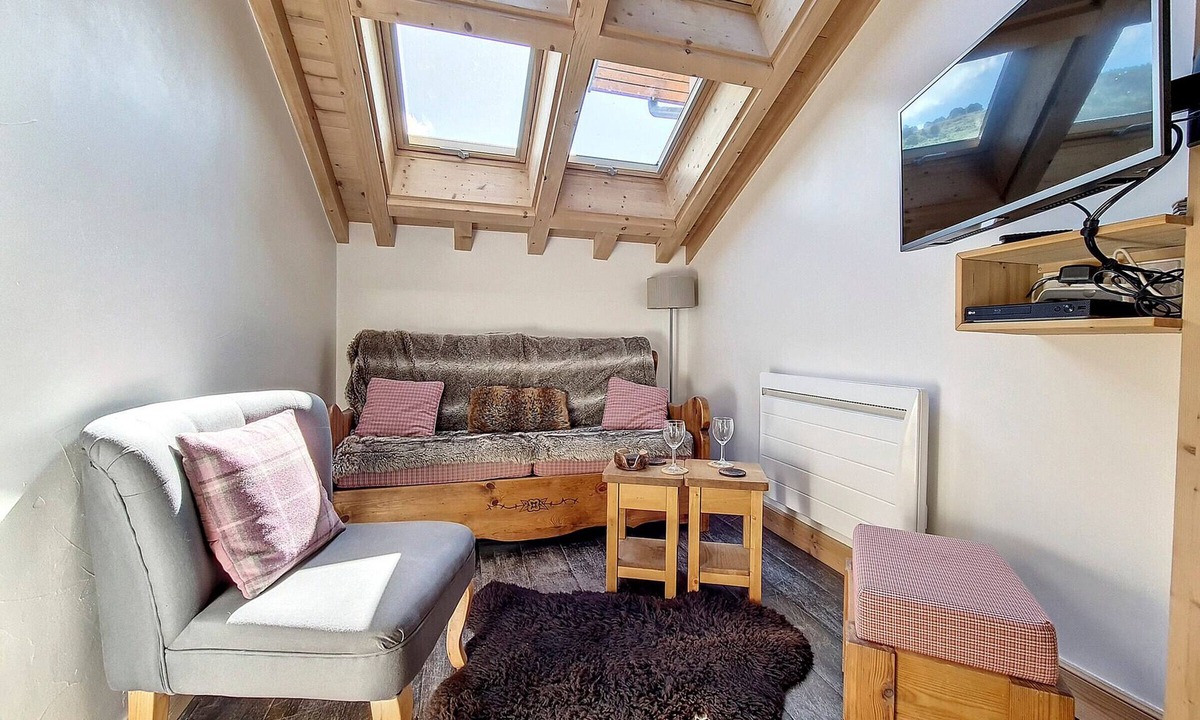 Saint-Martin-de-Belleville Apartment | 2-room apartment at the foot of the slopes, village center