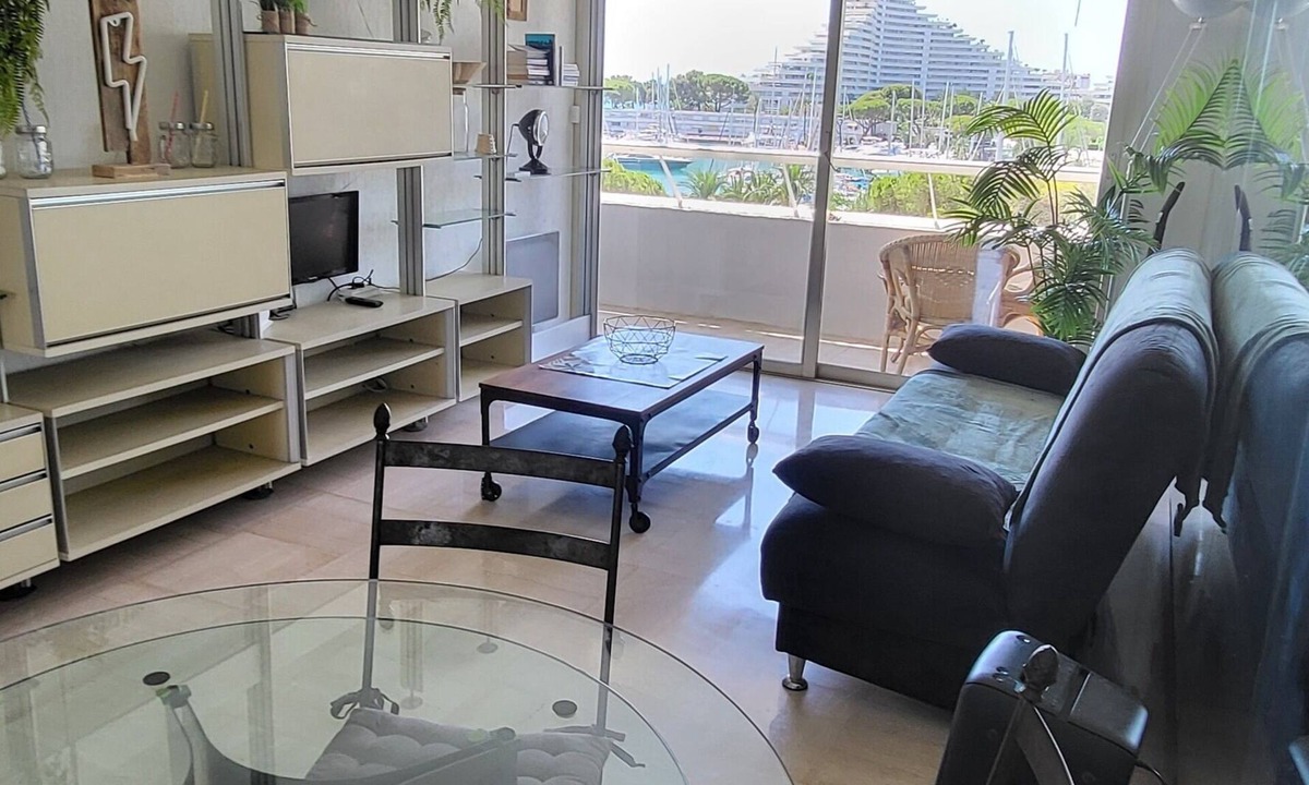Villeneuve Loubet Beach Apartment | 2pces magnificent sea view and port Air conditioning and parking 100m from the beach