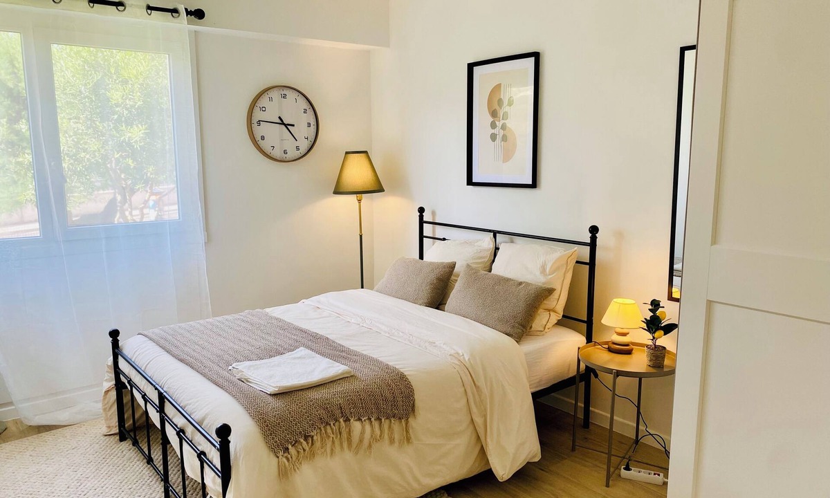 Antigone Apartment | 3 rooms - Parking - Air-conditioning - Wifi - 10 mins walk from town center