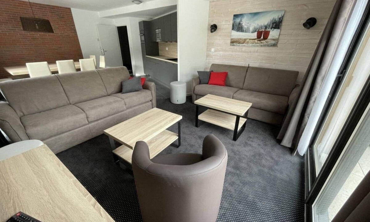 Eaux-Bonnes Apartment | 80m from resort center, 5th floor, swimming pool, balcony, tv, ski locker, 75m², Gourette