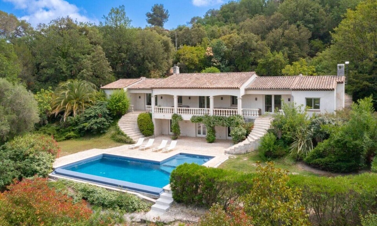 Les Maillans House | 🌿 A Peaceful Retreat with a Pool in Roquefort