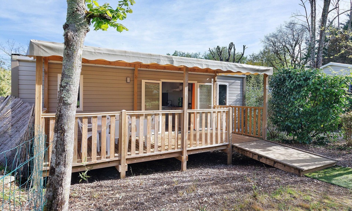 Bouzic House | Air-conditioned "Agora" Mobile Home: Dordogne Getaway, Shared Pool & Mini-Farm near Sarlat