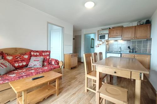 Albiez-le-Vieux Apartment | Apartment for 6 to 8 People in Albiez-Montrond