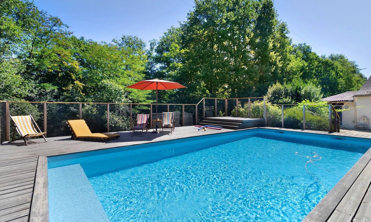Badefols-sur-Dordogne Apartment | Apartment 'La Clésinerie' with Private Pool, Private Terrace and Wi-Fi
