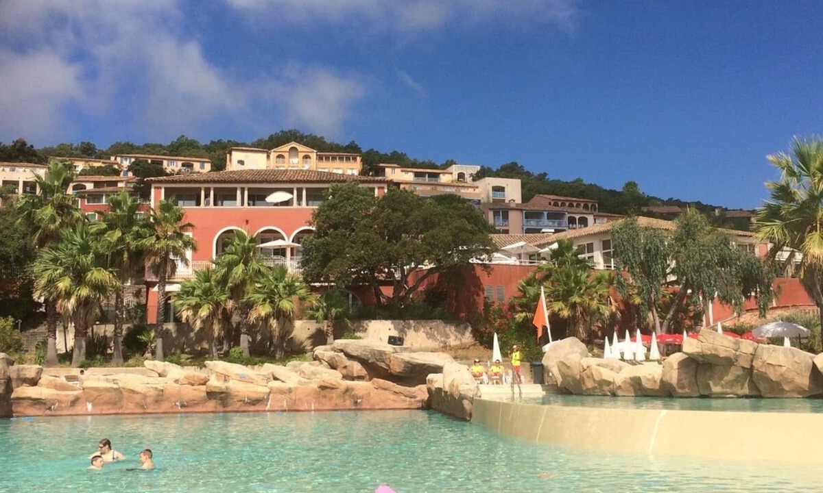 Les Restanques Apartment | Apartment "les Restanques de Saint-Tropez" sleeps 5, balcony, view of Saint-Trop