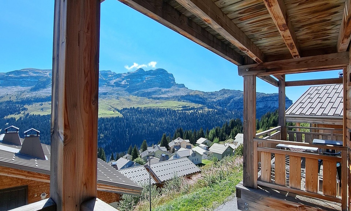 Flaine Apartment | Apartment "Superb Duplex - Résidence Alpine" with Private Terrace, Balcony and Wi-Fi