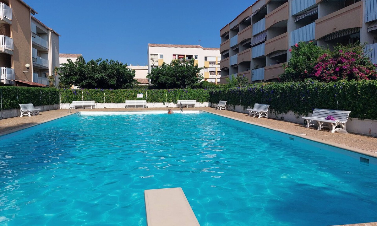Les Sablettes Apartment | Appartement Côte Varoise, Plage des Sablettes à 5min, Clim, Piscine en été