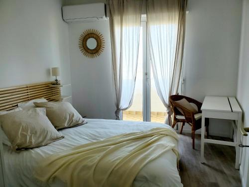 Les Grands Carmes Apartment | Appartement cosy balcon vue dégagée au cœur de Marseille - Joliette