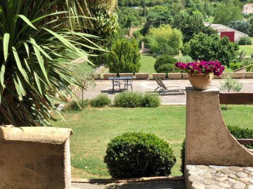 Valensole Apartment | Au cœur de Valensole, calme et douceur provençale