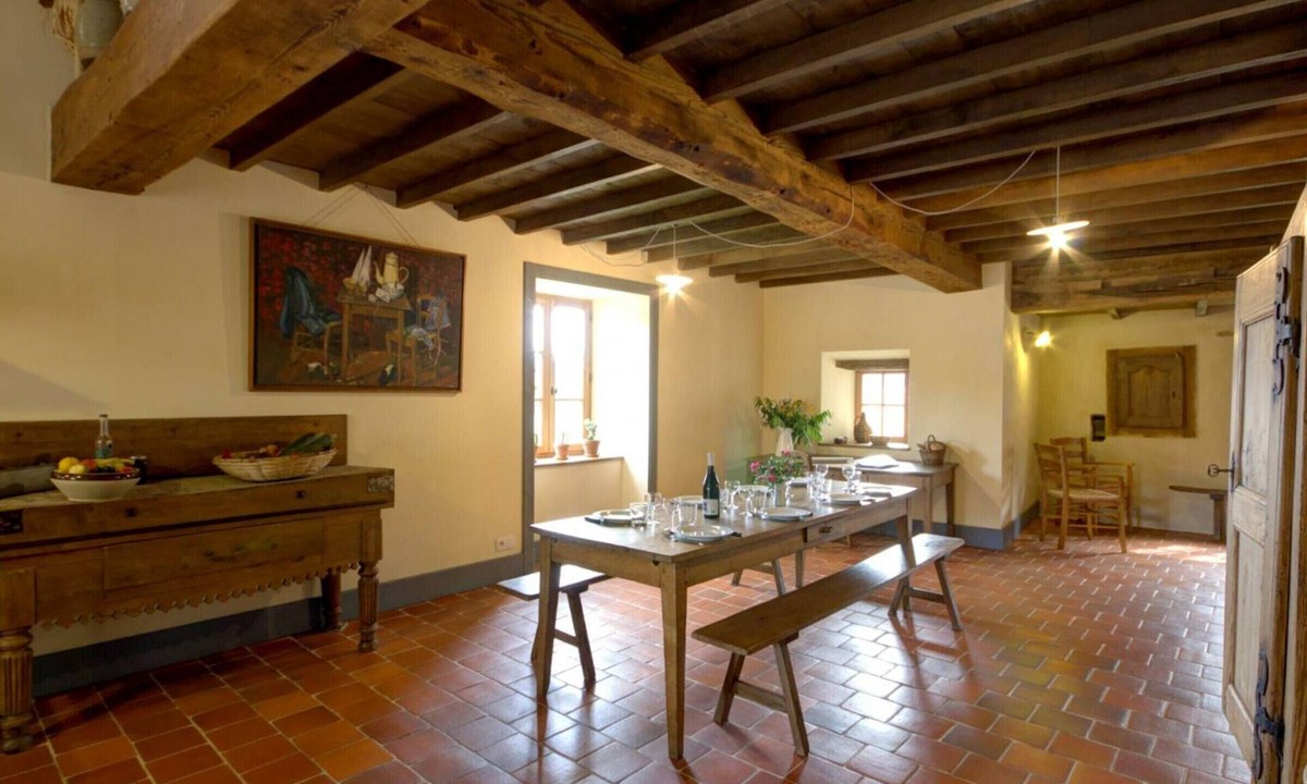 Saint-Just-la-Pendue Cottage | Authentic cottage for 12 with terrace in countryside
