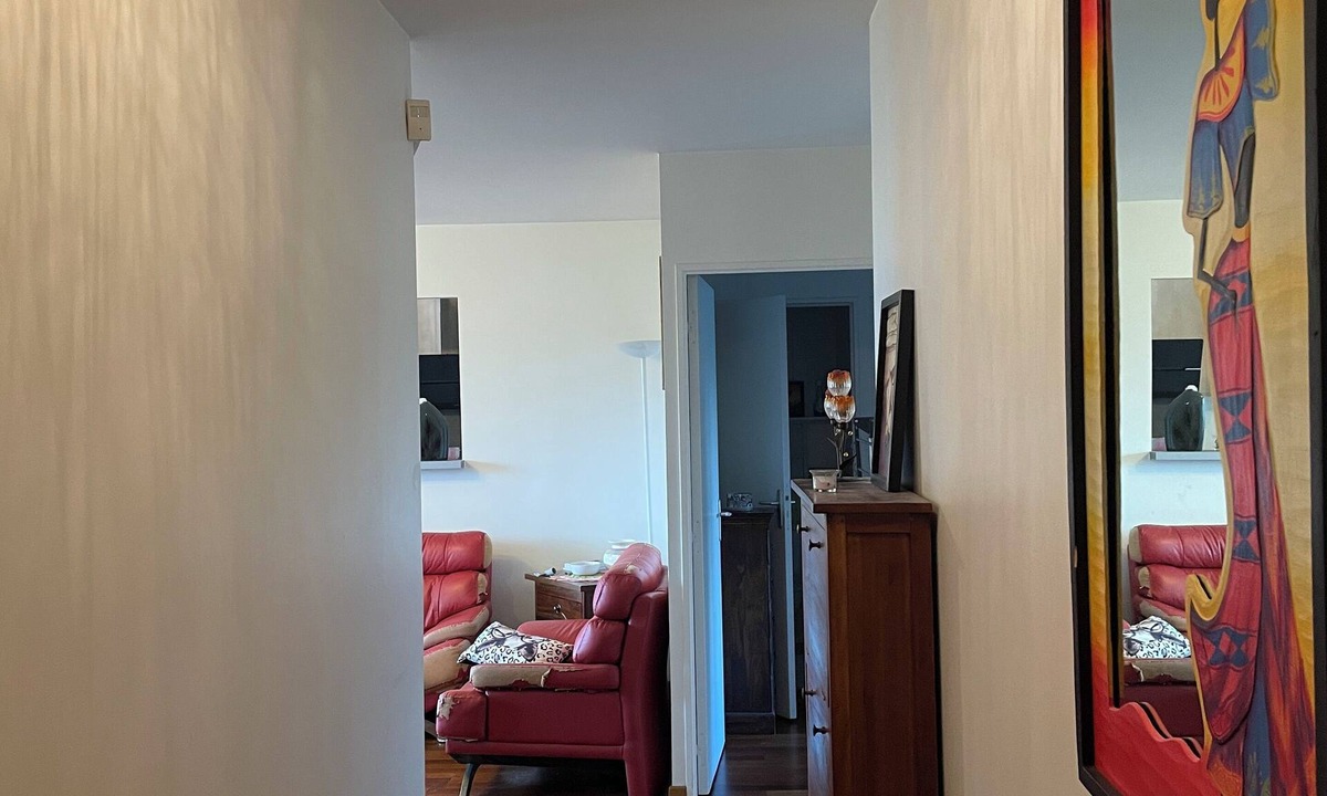 Le Bourget Apartment | Beau Appartement Très Calme Dans Résidence et Quartier Très Calme
