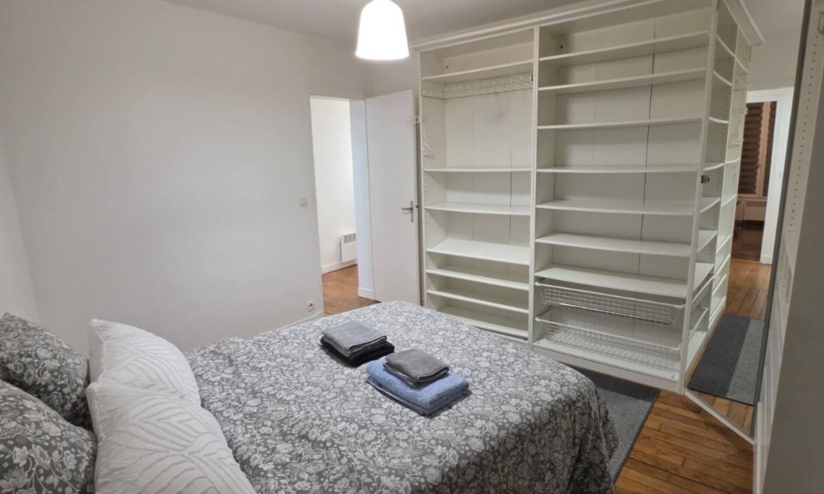 Drancy Centre Apartment | BEAUTIFUL 2-BEDROOM APARTMENT AT LA POSTE, 22 AV. JEAN JAURES