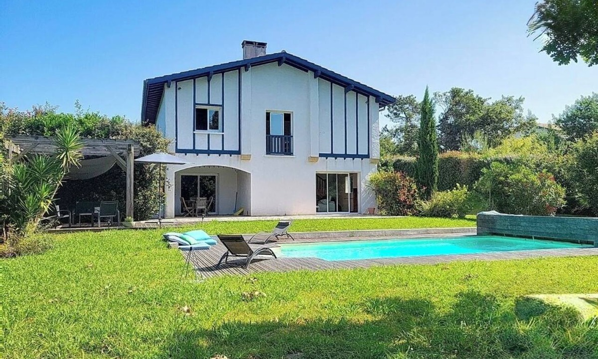 Arbonne House | Beautiful 4-bedroom house near Biarritz & Guéthary perfect for relaxing getaways
