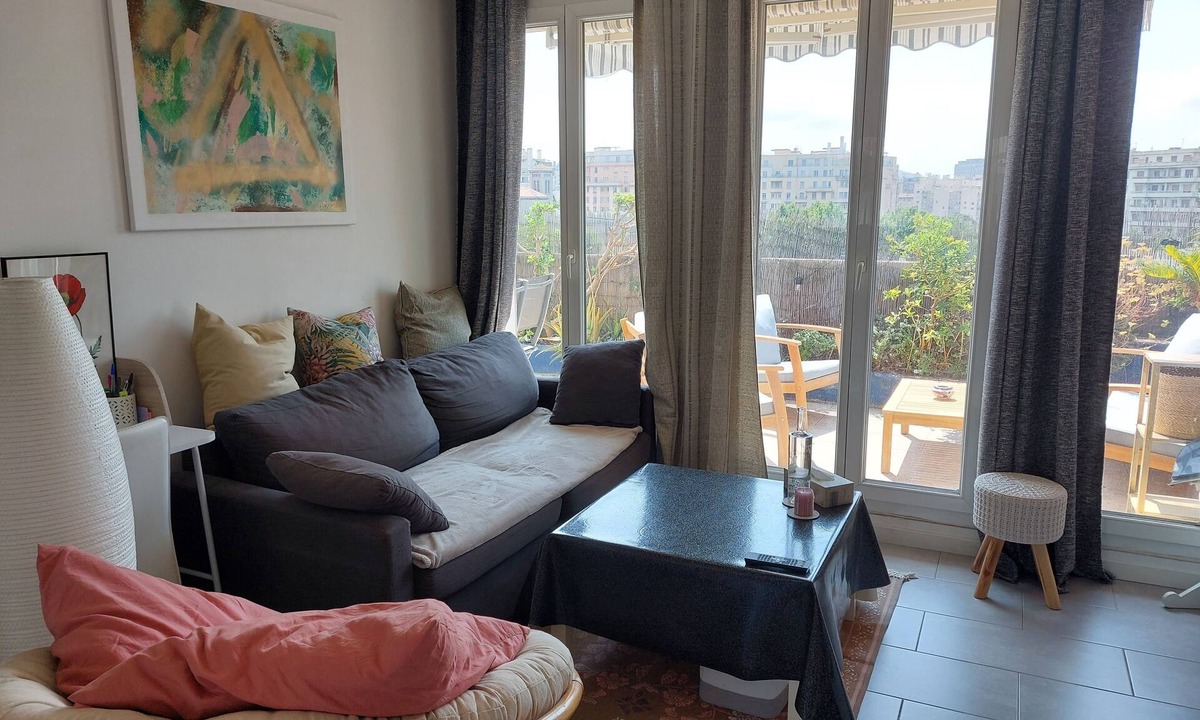 Blancarde Apartment | Beautiful, quiet, bright artist's apartment. South-facing terrace, air conditioning.