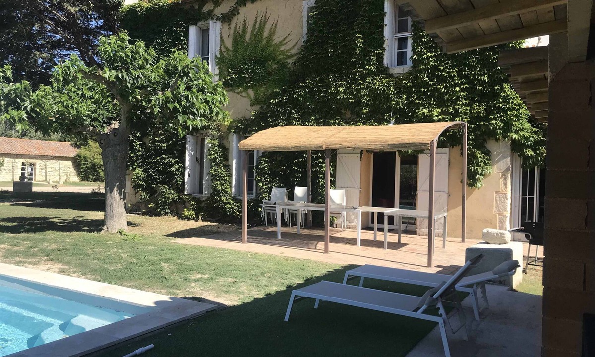Saint-Gilles House | Beautiful south-facing Bastide with private garden and pool, lots of charm