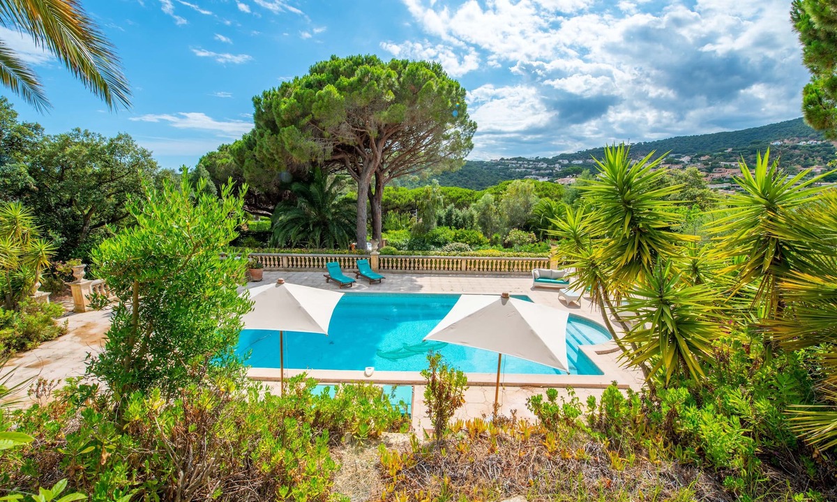 Sainte-Maxime House | Beautiful Villa with pool near beach