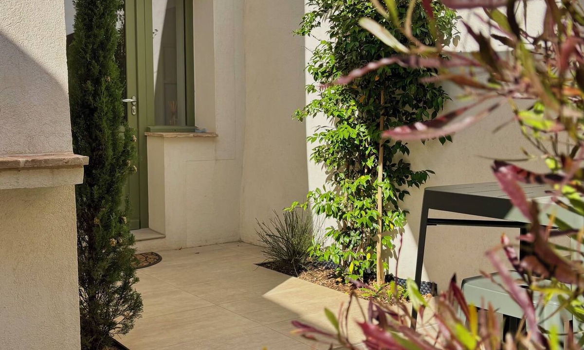 Aramon House | Beautiful village house 15 minutes from Avignon and Pont du Gard
