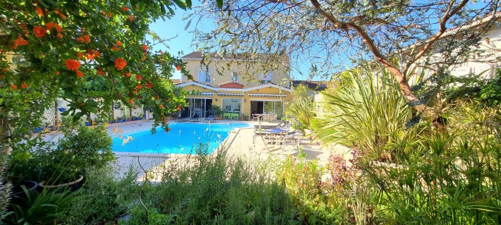 Merignac Bed & Breakfast | Bienvenue chez Lilaroma