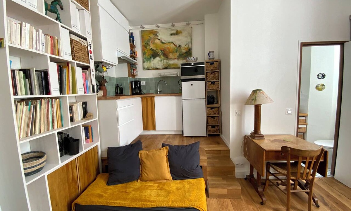 Bercy Apartment | Bright studio apartment, 17 m² Paris 12 Gare de Lyon Roland Piano