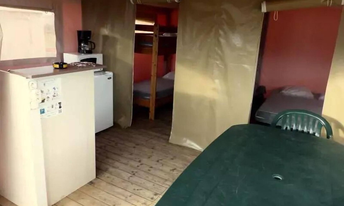 Verteillac House | Camping Le Pontis* - 3 room 4 person African tent