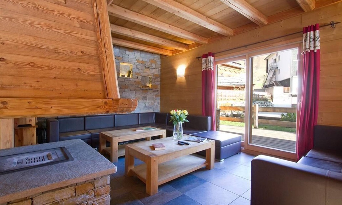 Venosc Ski Chalet | Chalet, 50m from resort center, swimming pool, sauna, balcony, fireplace or stove, parking, tv