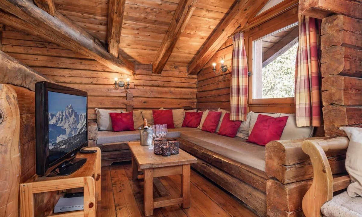 La Perriere Ski Chalet | Chalet, terrace, fireplace or stove, parking, tv, ski locker, 80m², La Tania