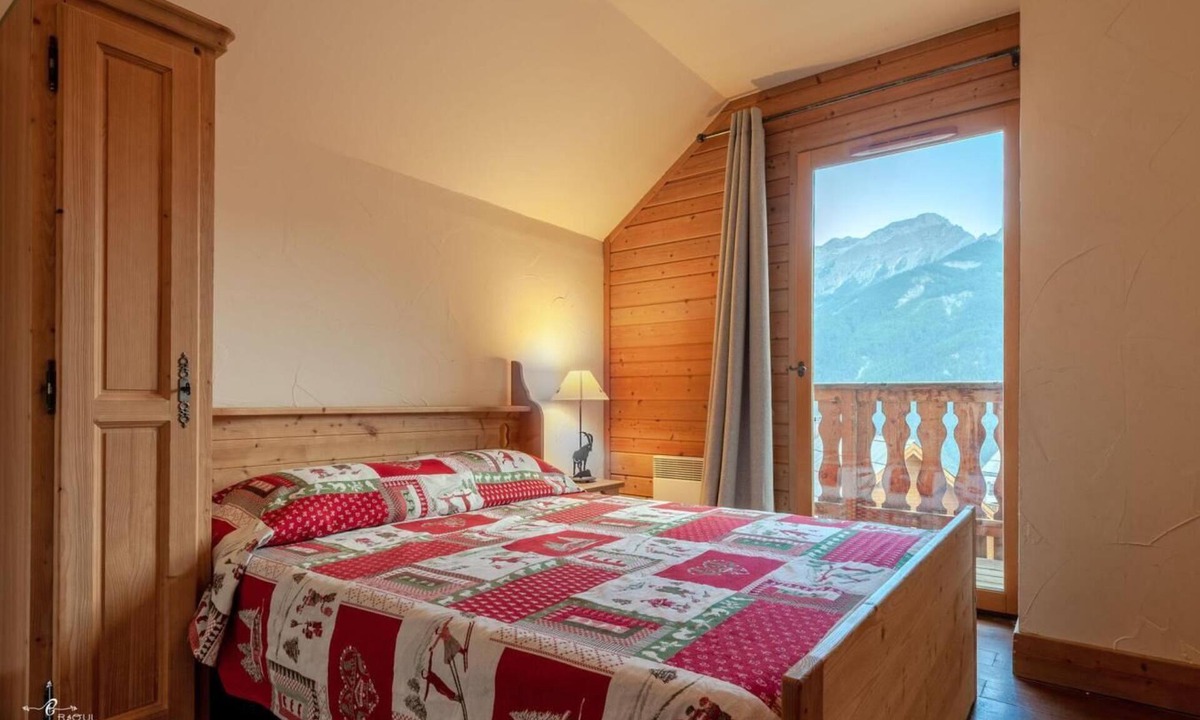 Pra Loup Ski Chalet | Chalet, view valley, terrace, fireplace or stove, ski locker, 80m², Pra Loup