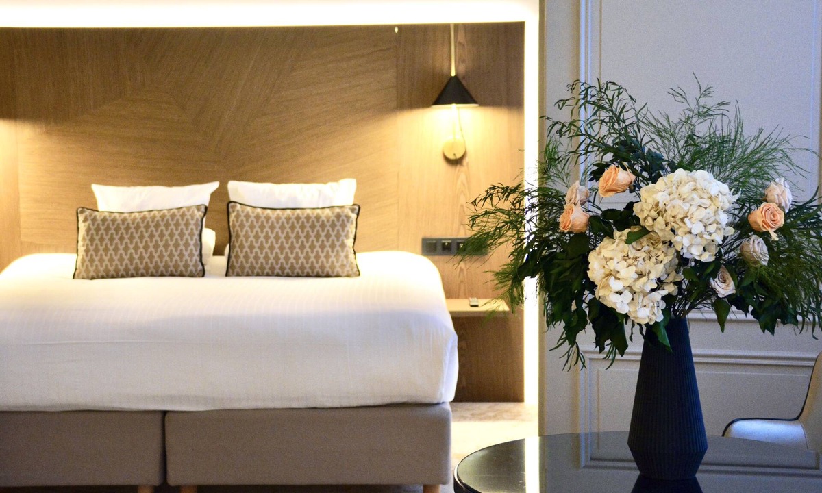 Tours Hotel | Château Belmont Tours by The Crest Collection