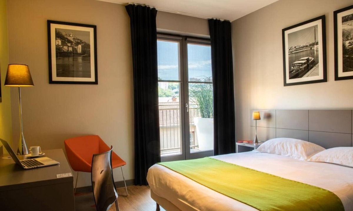 9th Arrondissement Hotel | Comfort and Convenience! Two Pet-friendly Accommodations in the Hear of Lyon!