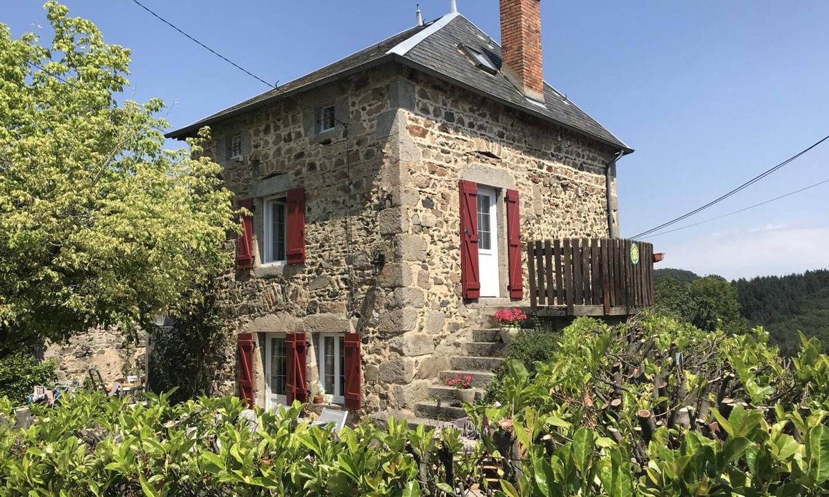 Ferrieres-sur-Sichon Cottage | Comfortable house in Ferrières-sur-Sichon, pets allowed