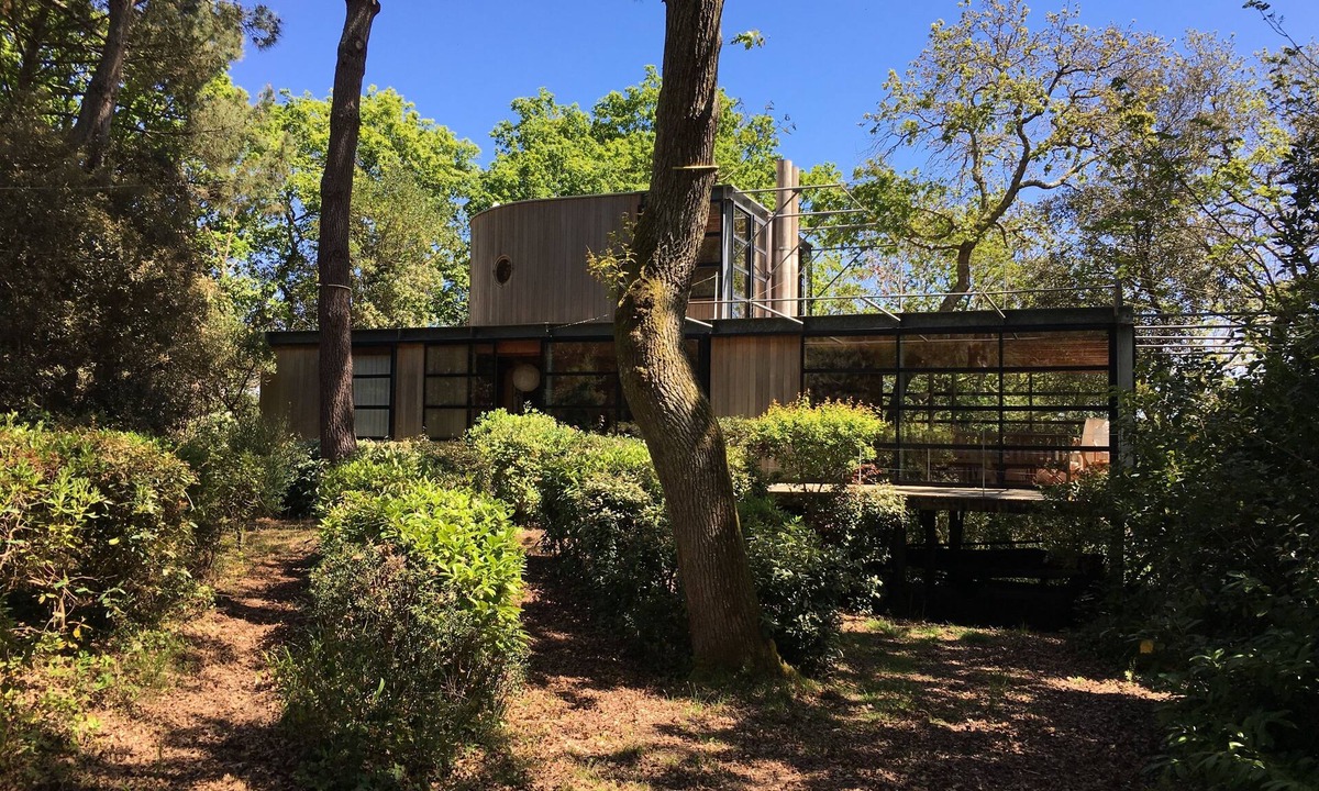 Arcachon House | contemporary "green house" house in the forest