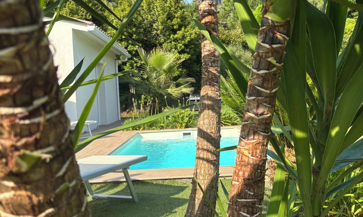 Saint-Jacques House | Cosy family villa, heated pool, garden, private parking, near Valbonne