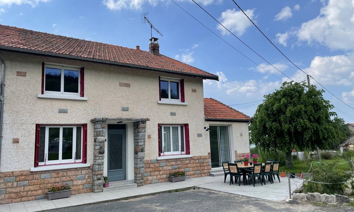 Lavoine Cottage | Cottage Chez Mamie with garden and terrace, near Vichy