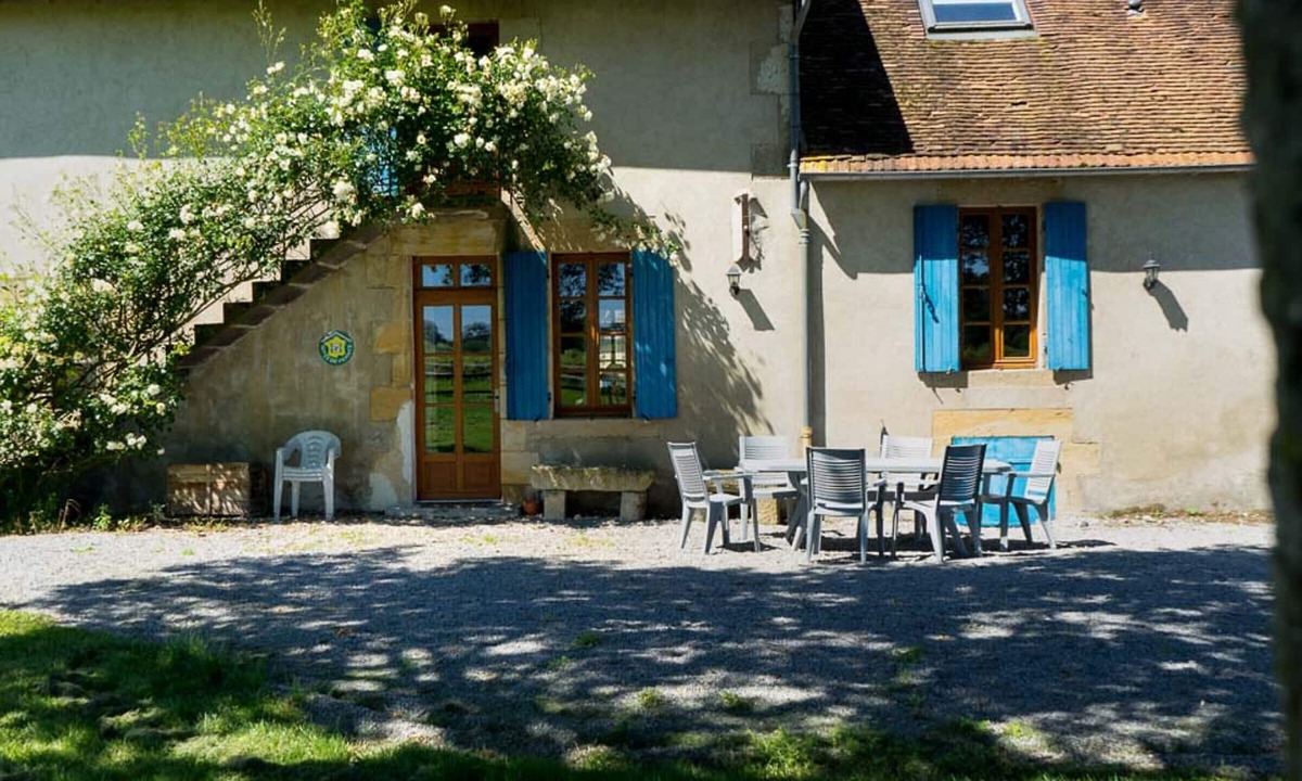 Souvigny Cottage | Countryside cottage with pool and Wifi in Souvigny