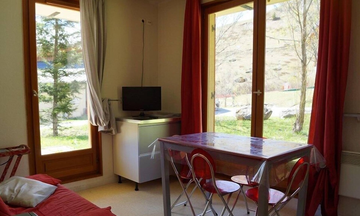 Saint-Sorlin-d'Arves Apartment | Cozy and charming apartment for 4 people