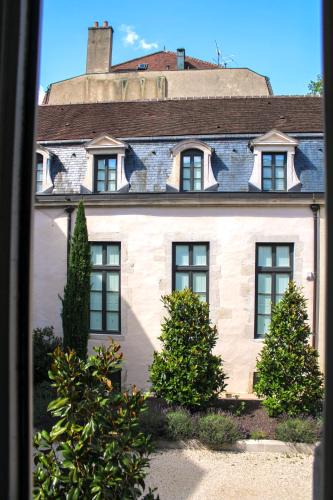Dijon Centre Ville Apartment | Dijon hypercentre - Hotel particulier - Philippe le Hardi