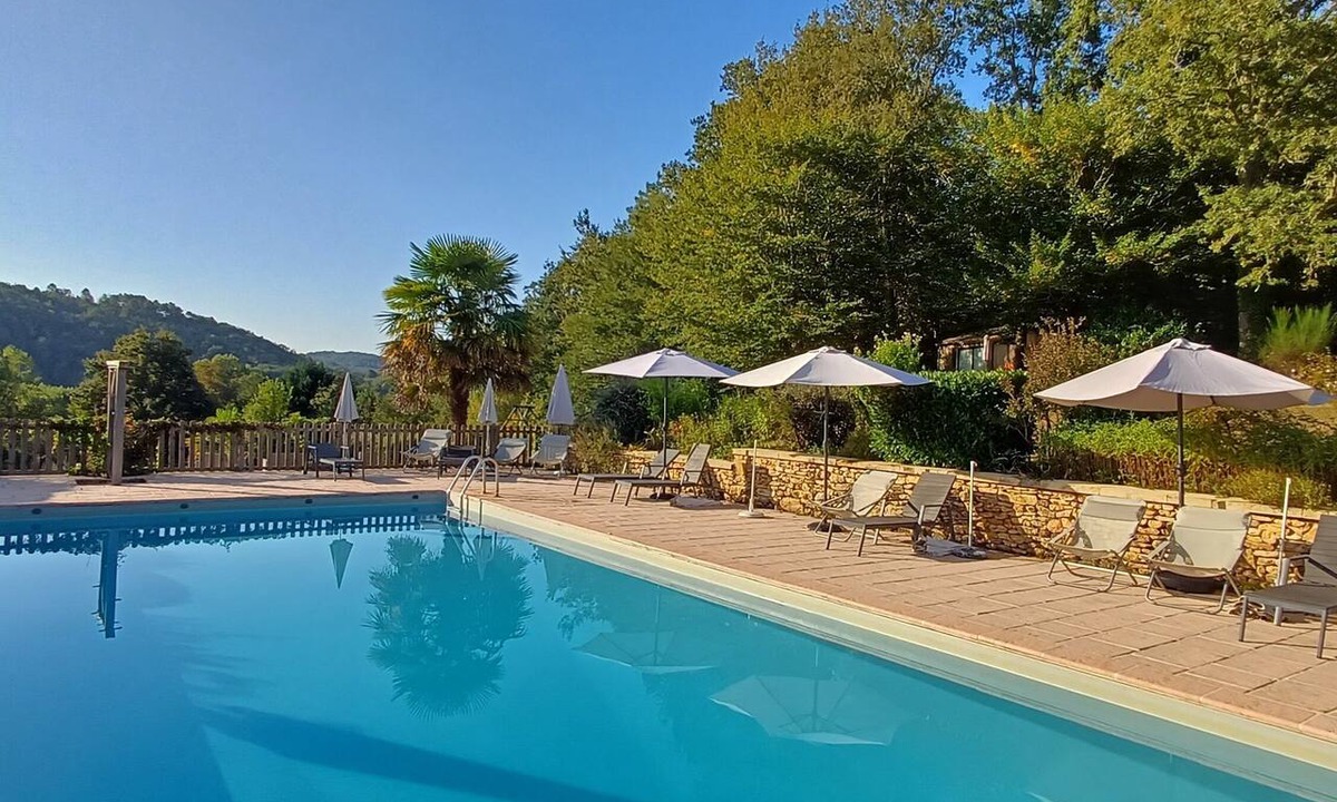 Saint-Pompont Cottage | -Domaine de Cournet Haut-Le Saule: featuring a pool, tennis court, and bicycles on 5 hectares