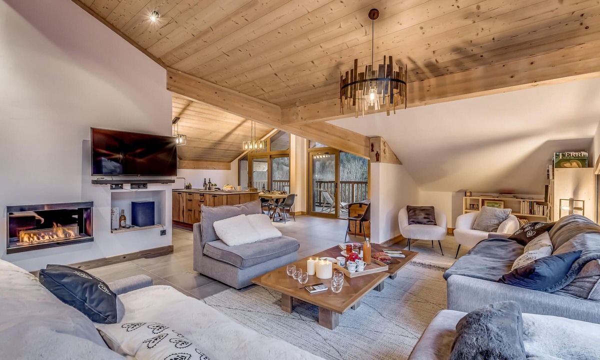 Champagny-en-Vanoise Apartment | Duplex 7-room, 14 pers, sauna, jacuzzi, 244m² in Champagny-en-Vanoise