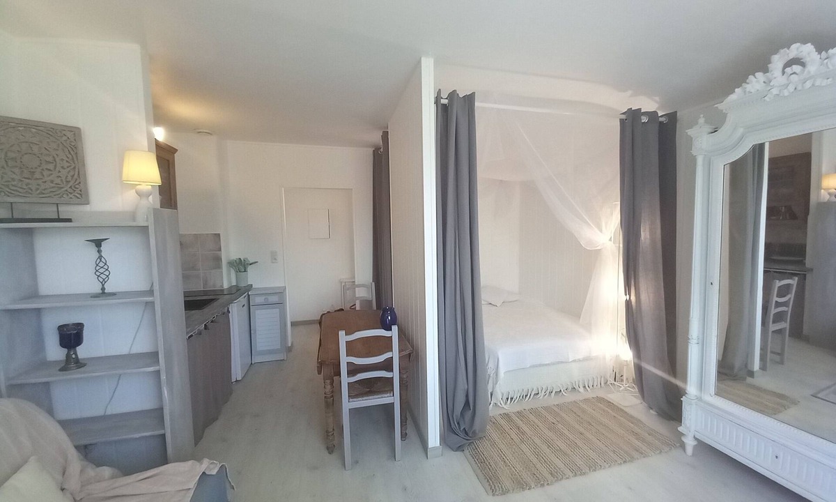 Pontaillac Apartment | Eau Fil de Soi