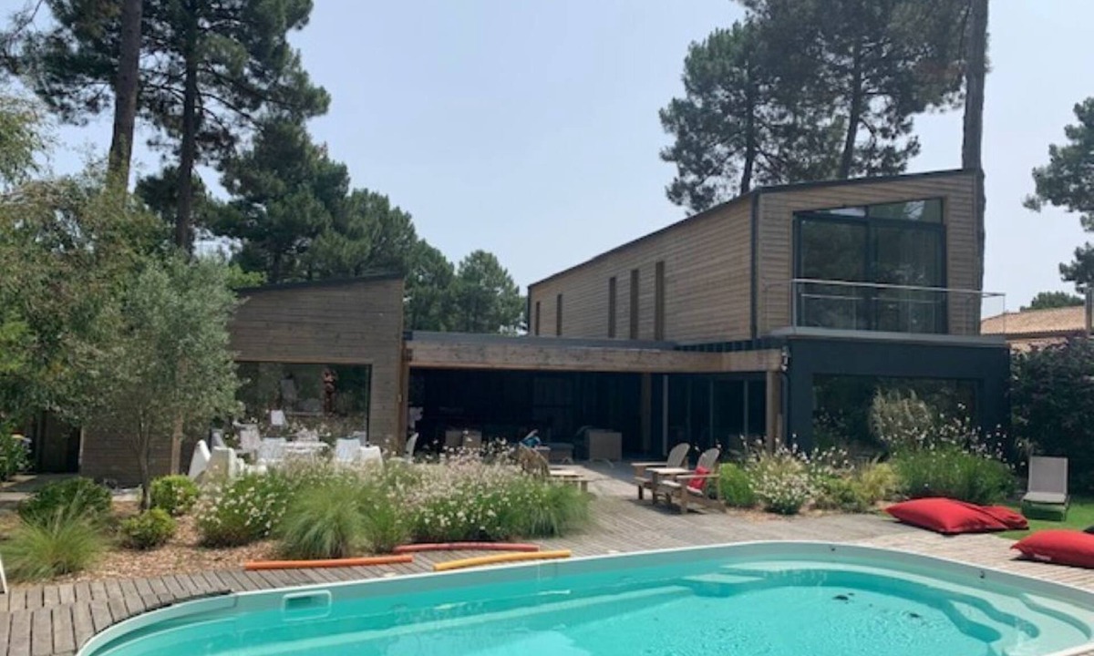 Biscarrosse Villa | Exceptional 7-bedroom villa - Heated pool in the heart of the Biscarrosse golf course