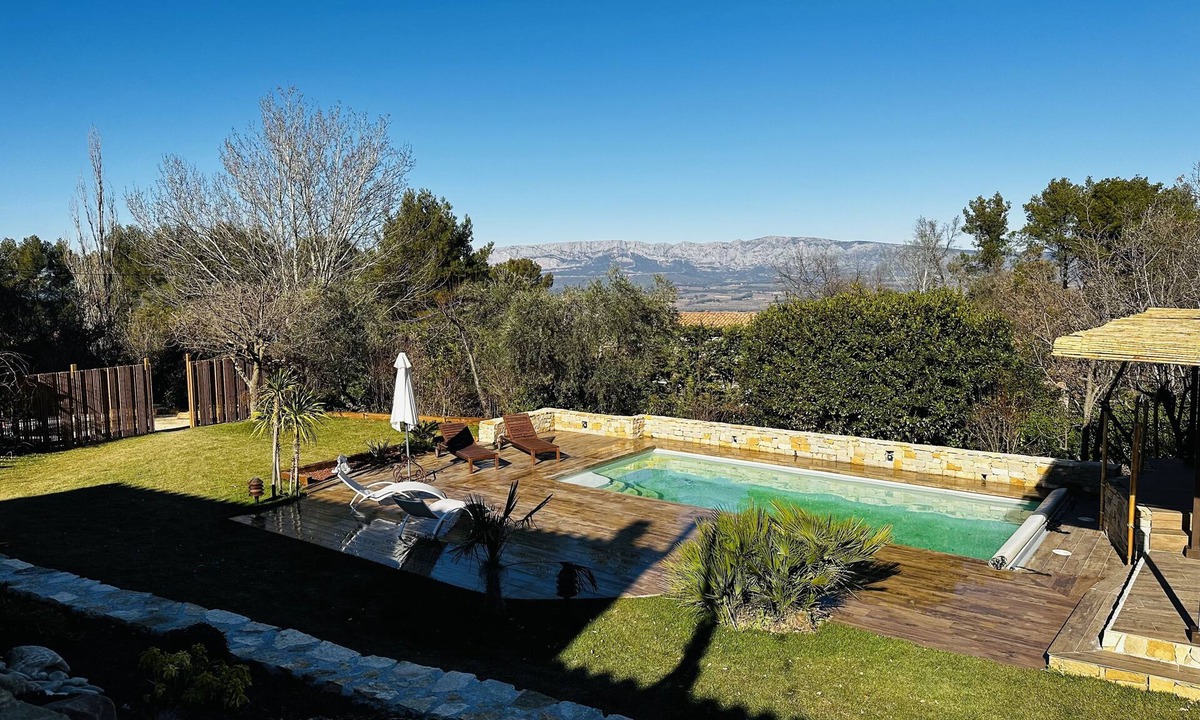 Trets Villa | Exceptional Provencal villa in quiet location with private sports and leisure area