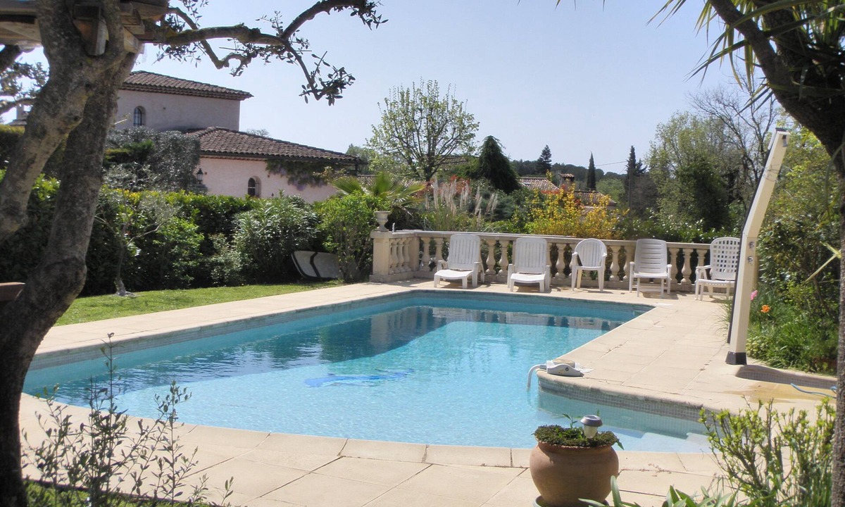 Mouans-Sartoux Apartment | F2 rental on the ground floor
