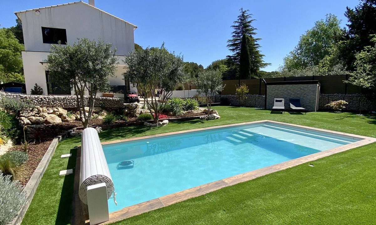 Ventabren House | Family villa + pool near Aix-en-Provence