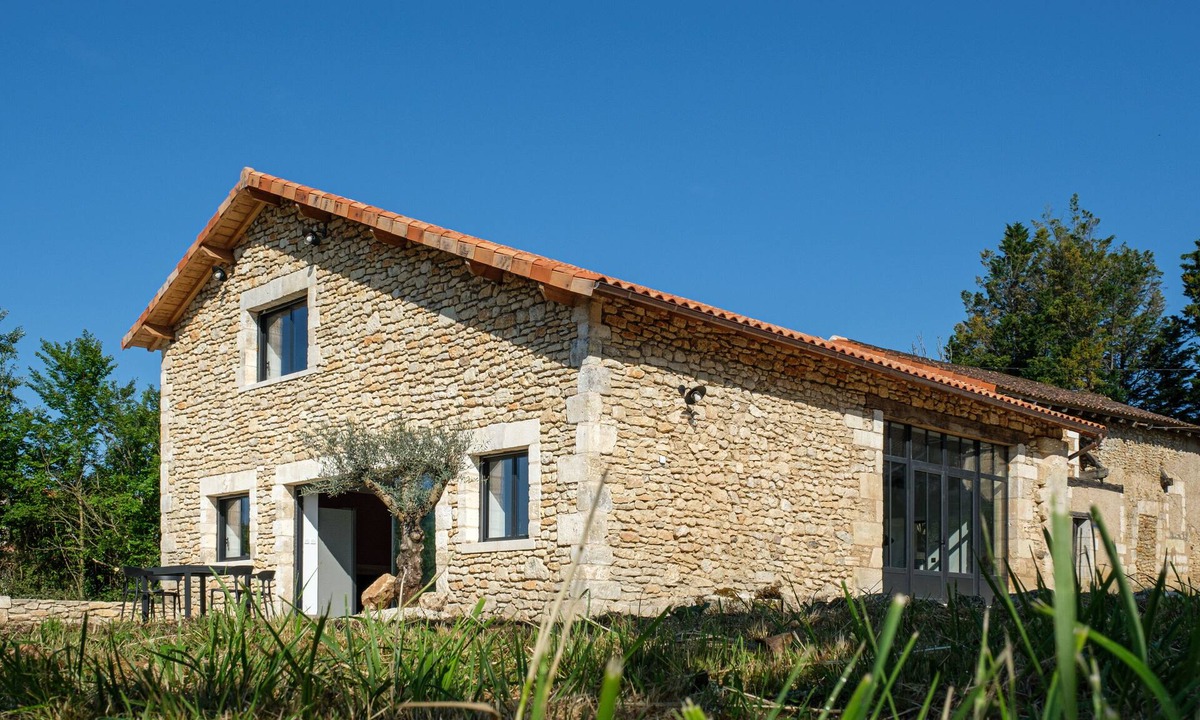 La Chapelle-Faucher House | Farmhouse, modernism in the heart of nature, outbuilding and private pool.