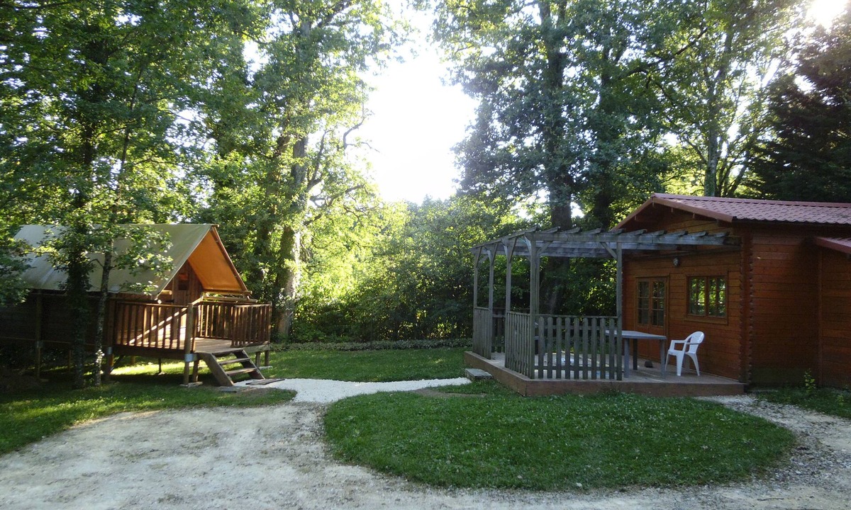 Treigny Ski Chalet | Chalet and lodge at the end of a quiet road, 3 km from Guedelon
