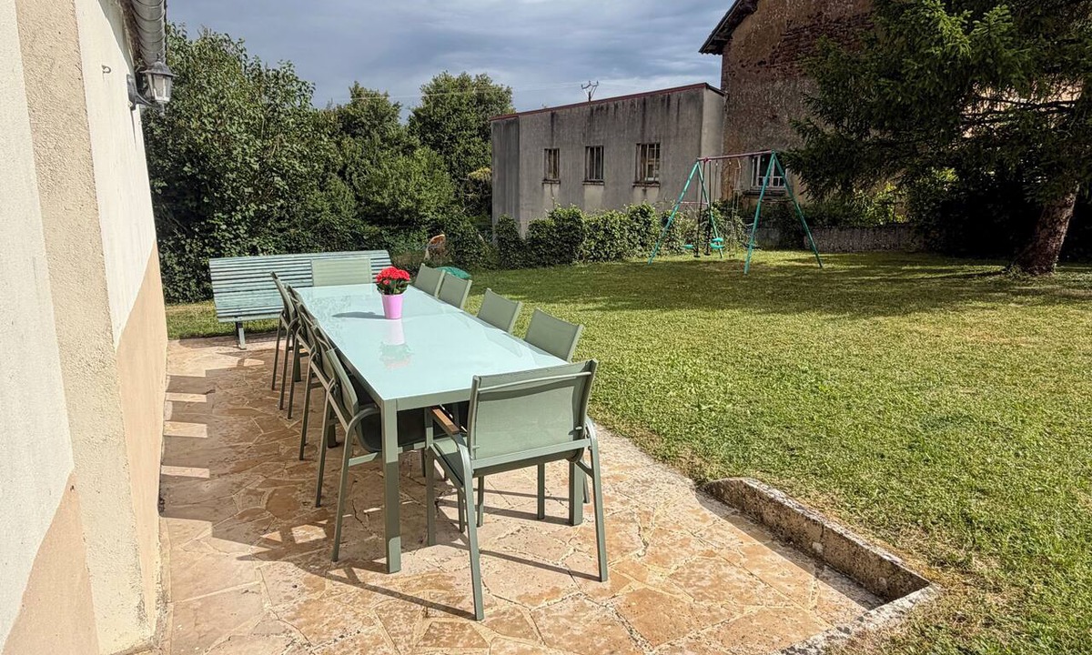 Treigny House | Beautiful country home in a green setting, near Guédelon